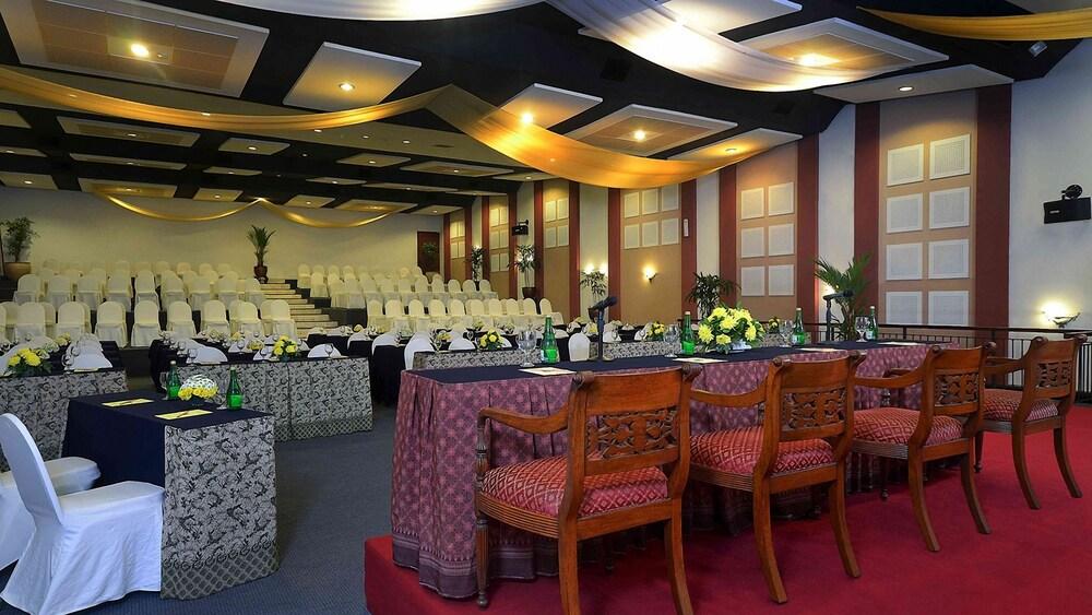 Jayakarta Hotel Джакарта Экстерьер фото